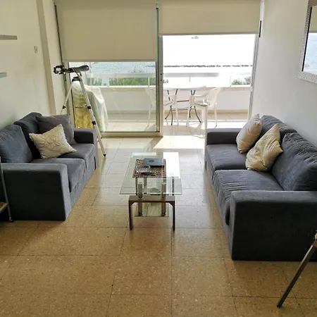 Beachfront / City Centre / 2 Bedroom Apt Apartament *