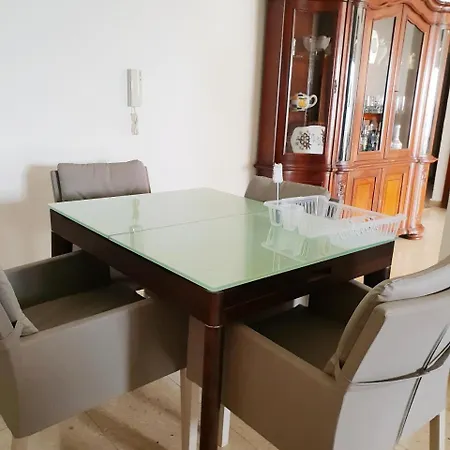 Beachfront / City Centre / 2 Bedroom Apt *